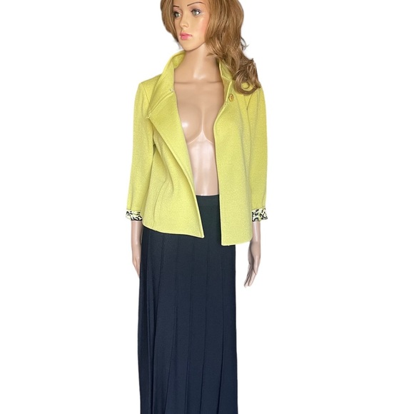 ST.JOHN COLLECTION Lime Green
Jacket with Animal Print Cuffs /skirt Size 8 - Picture 3 of 15